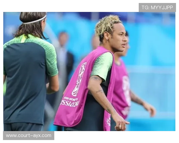 粉红色发型的足球球星是谁?盘点那些以独特发色引领潮流的球员 粉红色发型的足球球星是谁?盘点那些以独特发色引领潮流的球员